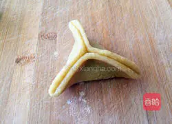 Illustration of how to make northern Shaanxi bean paste cake 7