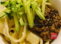 Illustration of how to make hand-rolled egg noodles 4