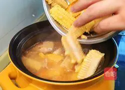 Illustration of how to cook ribs and corn stew 20