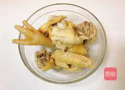 Illustration of how to make stewed chicken with Gastrodia elata and Codonopsis pilosula 4