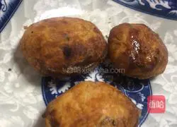 Illustration of how to make delicious snack red bean pie 4