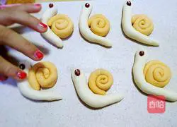 Milk Pumpkin Snail Steamed Buns Recipe Illustration 13