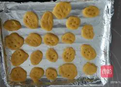 Illustration of how to make egg yolk biscuits 4