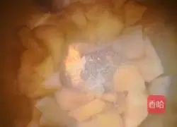 Illustration of how to make rock sugar and ginger snow pear 2