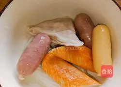 Illustration of how to make meat noodle soup 2