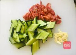 Illustration of how to make sausage and cucumber 2