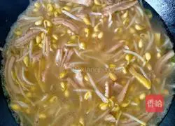 Illustration of how to make tripe and bean sprout soup 8