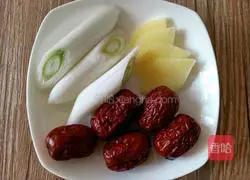 Illustration of how to make chicken soup with red dates and yam 4