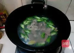 Illustration of how to make luffa and pork liver lean meat soup 7