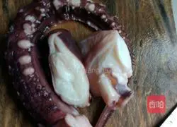 Illustration of how to make cold octopus feet 1