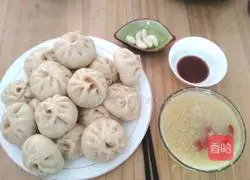 Illustration of how to make pork soup dumplings 20