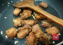 Illustration of how to make salt and pepper pork ribs 16