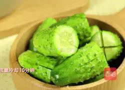 Illustration of how to make Korean pickled cucumbers 6 