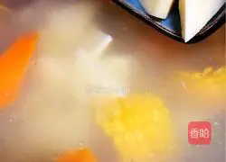 Illustration of how to make carrot, potato and corn soup 4 