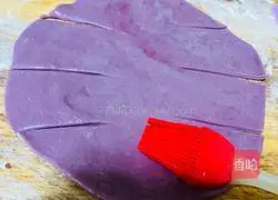 Illustration of how to make purple sweet potato layer cake 8