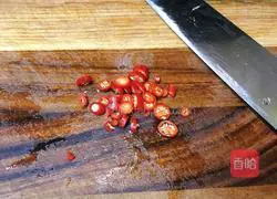 Illustration of how to make emerald cucumber rolls 2