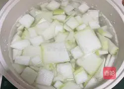 Winter Melon, Shrimp, Popcorn and Clam Soup Recipe Illustration 3