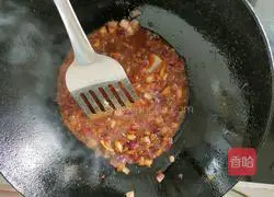 Illustration of how to make fried egg noodles with soy sauce (Chezi noodles) 5