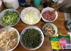 Illustration of making fried noodles 1