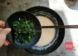 Illustration of how to make chive egg pancake 6
