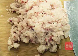 Illustration of how to make fish balls 4