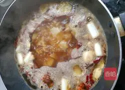 Illustration of how to make potato and beef stew 9