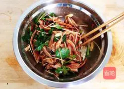 Illustration of how to make cold pig ears 5