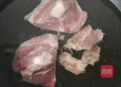 Illustration of how to make cabbage and pork ribs soup 1