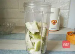 Illustration of how to make guava milkshake 3