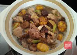 Illustration of Chestnut Braised Chicken 3