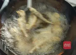  Illustration of how to make dry-fried yellow croaker 5