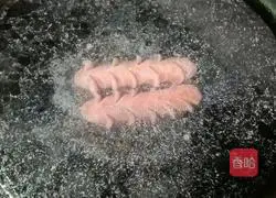 Illustration of how to make sausage and egg noodles 7