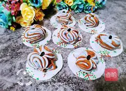 Illustration of how to make two-color flower rolls 8