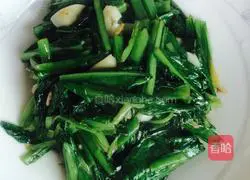 Illustration of how to make fried lettuce 6