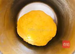 Illustration of how to make egg scissor noodles 3