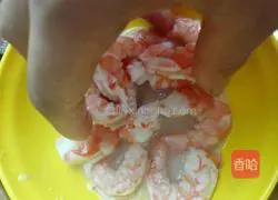 Illustration of how to make fried peas and shrimps 3