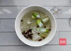 Illustration of how to make pork and beans stuffed buns 11