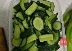 Illustration of how to make pickled cucumbers 4