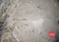 Illustration of how to make scallion oil noodles 2