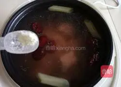 Red dates, lotus root and pork ribs soup recipe 13