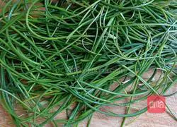 Illustration of how to make scrambled eggs in the mountains 1