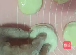 Illustration of making single cake 10