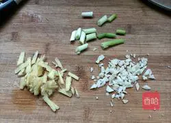 Illustration of Braised Prawns 4