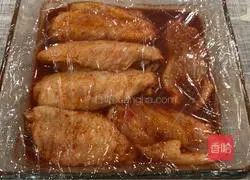 Illustration of how to make grilled chicken wings (oven version) 2