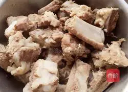 Illustration of how to cook ribs and potatoes stewed 3