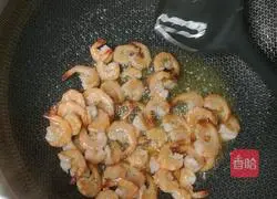 Illustration of stir-fried shrimps 3