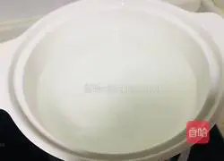 Illustration of how to make canned frozen peaches 3