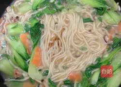 Illustration of how to make vegetable noodles in mushroom soup 7