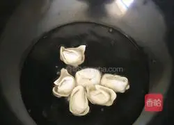 Illustration of how to make wonton soup 4