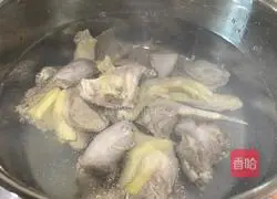 Illustration of how to make Houttuynia cordata old duck soup 5